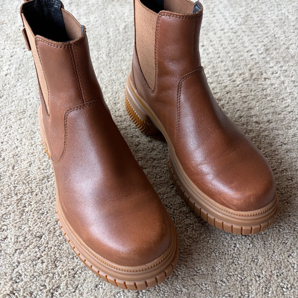 Sorel Chelsea Boot in Cognac Brown - Picture 5 of 9
